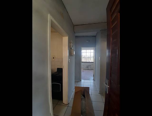 1 BEDROOM FLAT FOR SALE IN VEREENIGING CENTRAL